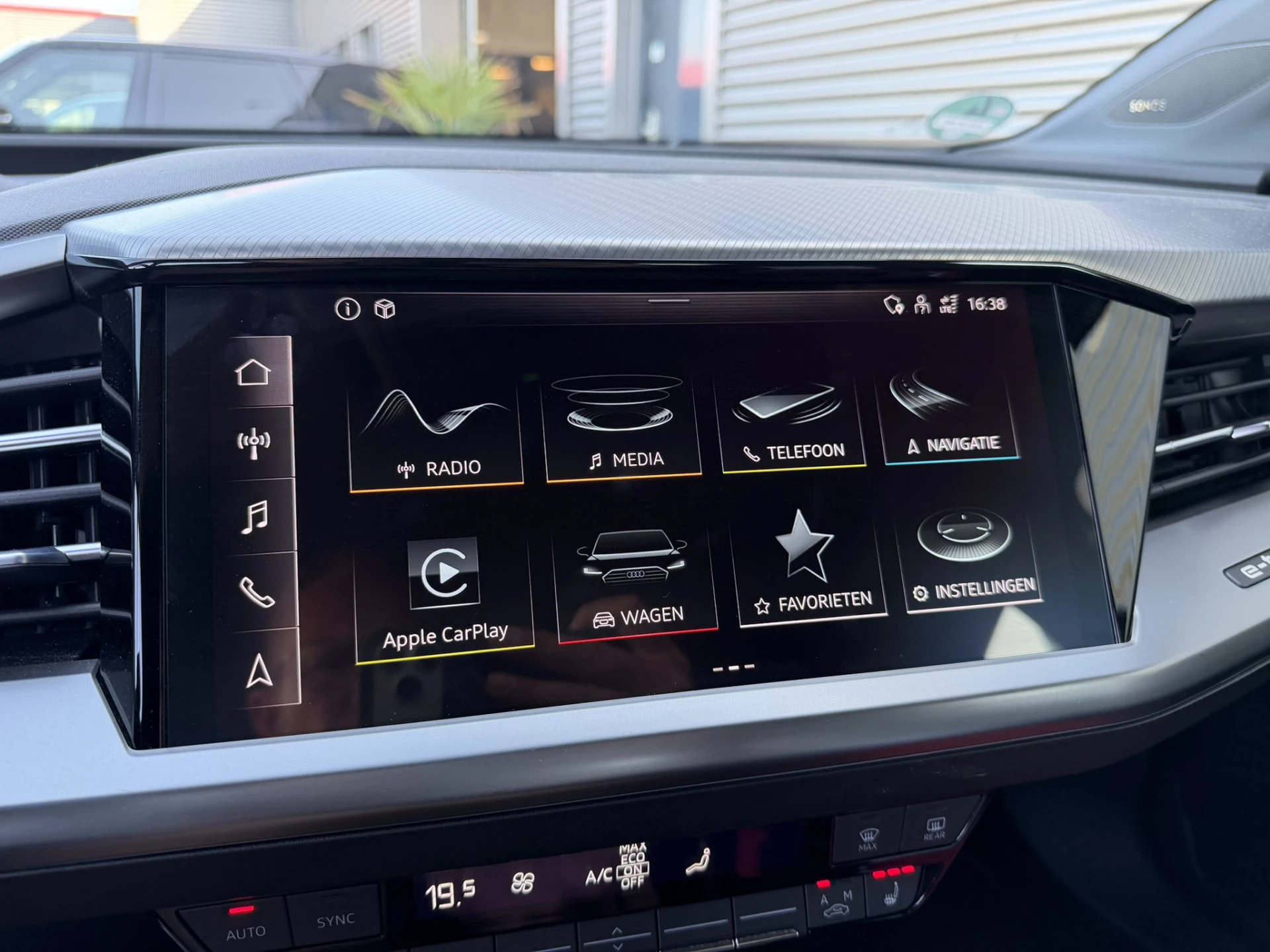 Hoofdafbeelding Audi Q4 Sportback e-tron