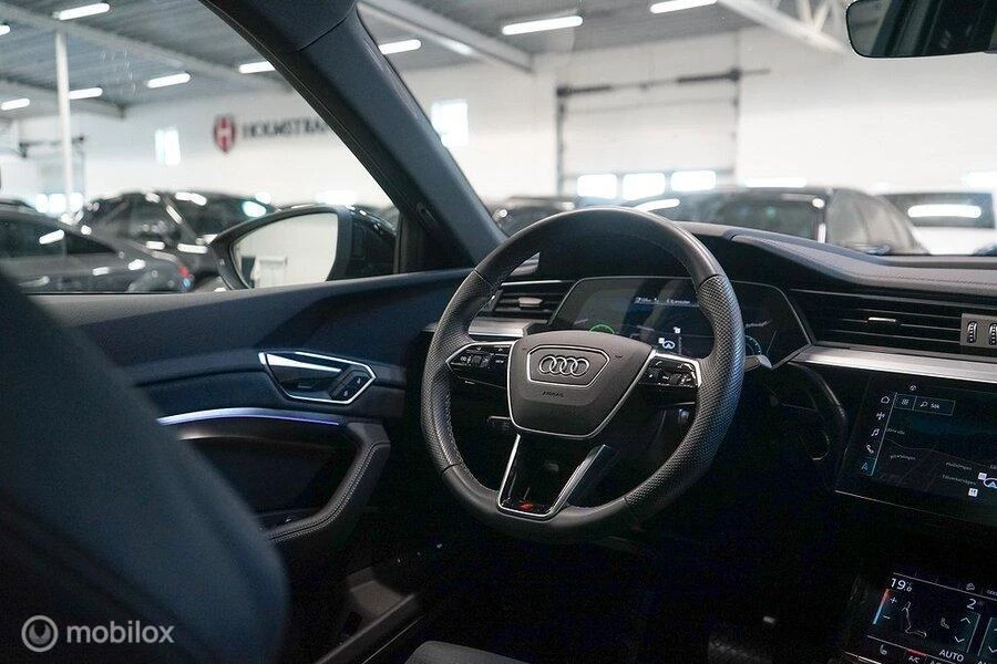 Hoofdafbeelding Audi e-tron