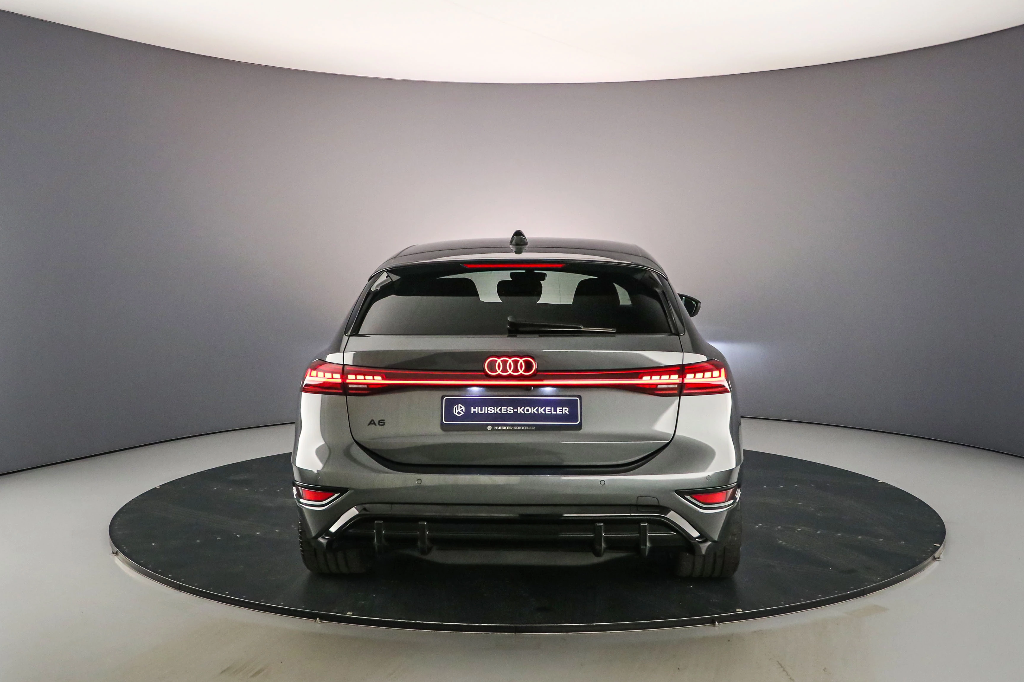 Hoofdafbeelding Audi A6 Avant e-tron