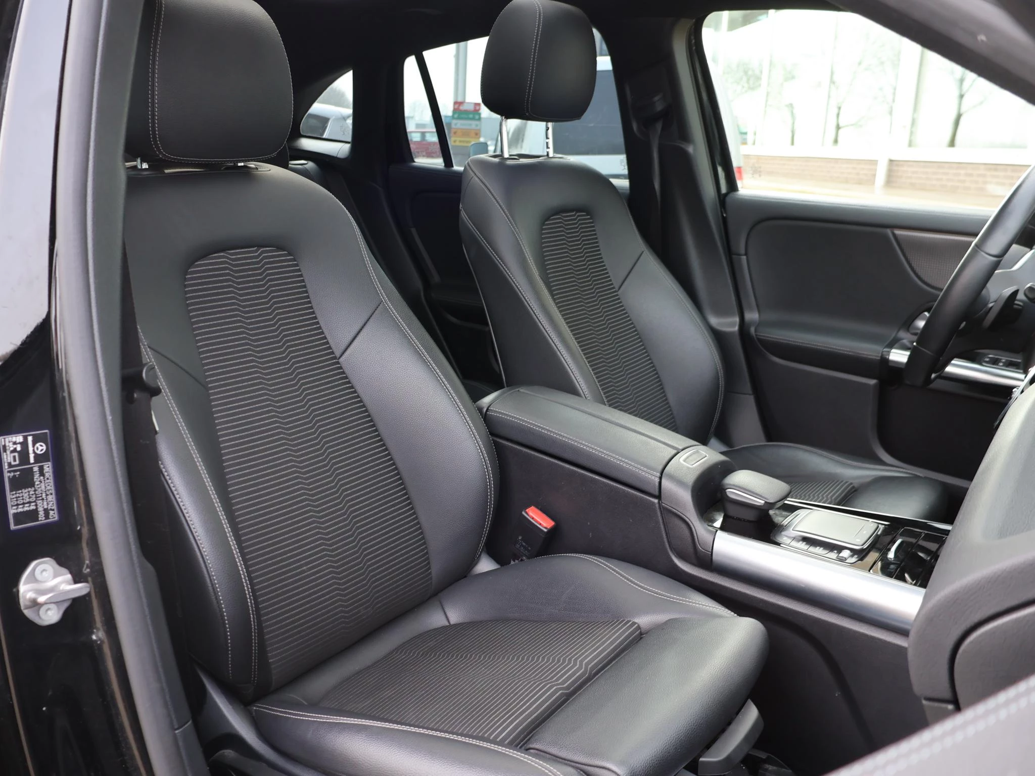 Hoofdafbeelding Mercedes-Benz EQA