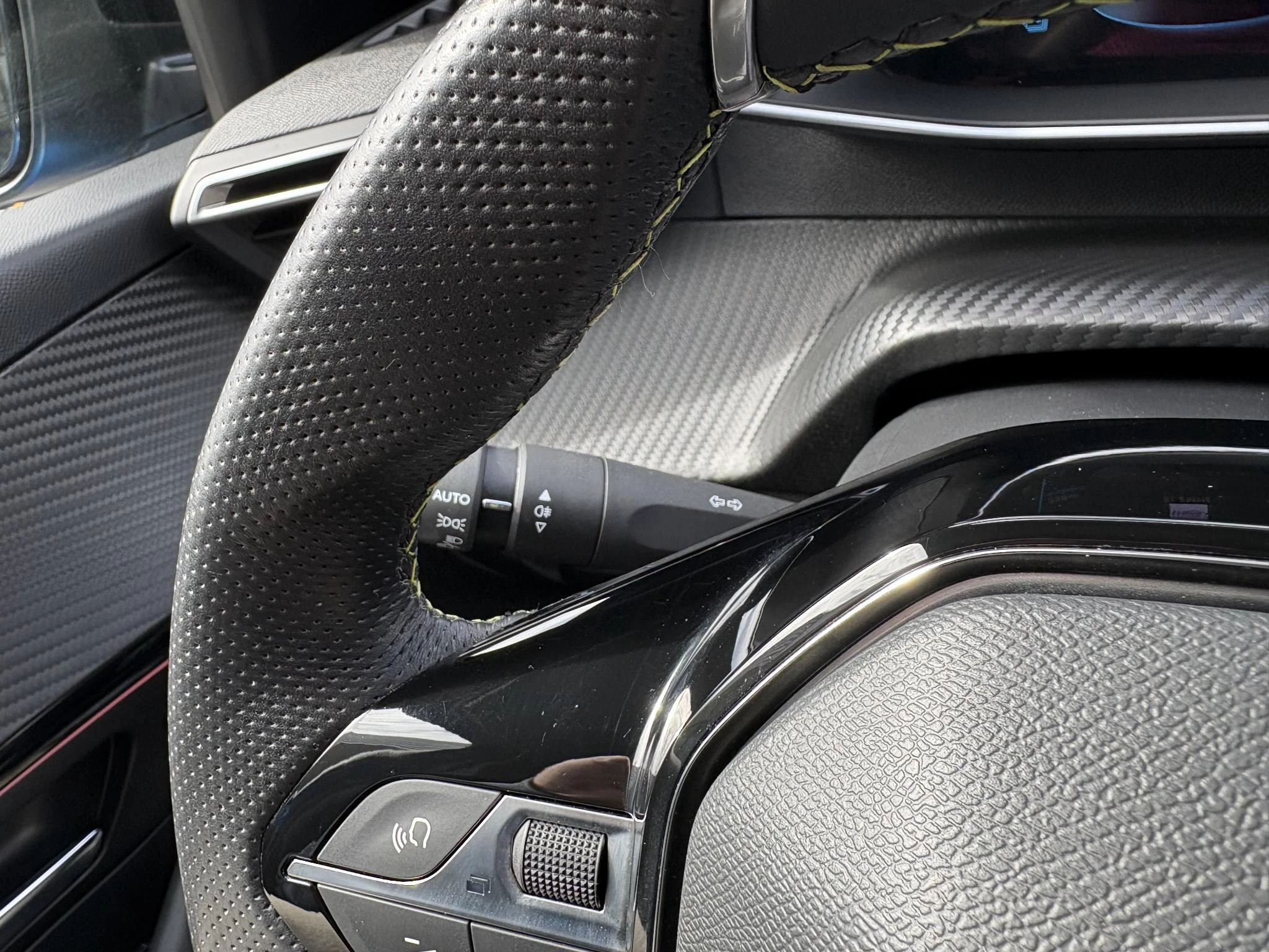Hoofdafbeelding Peugeot e-208