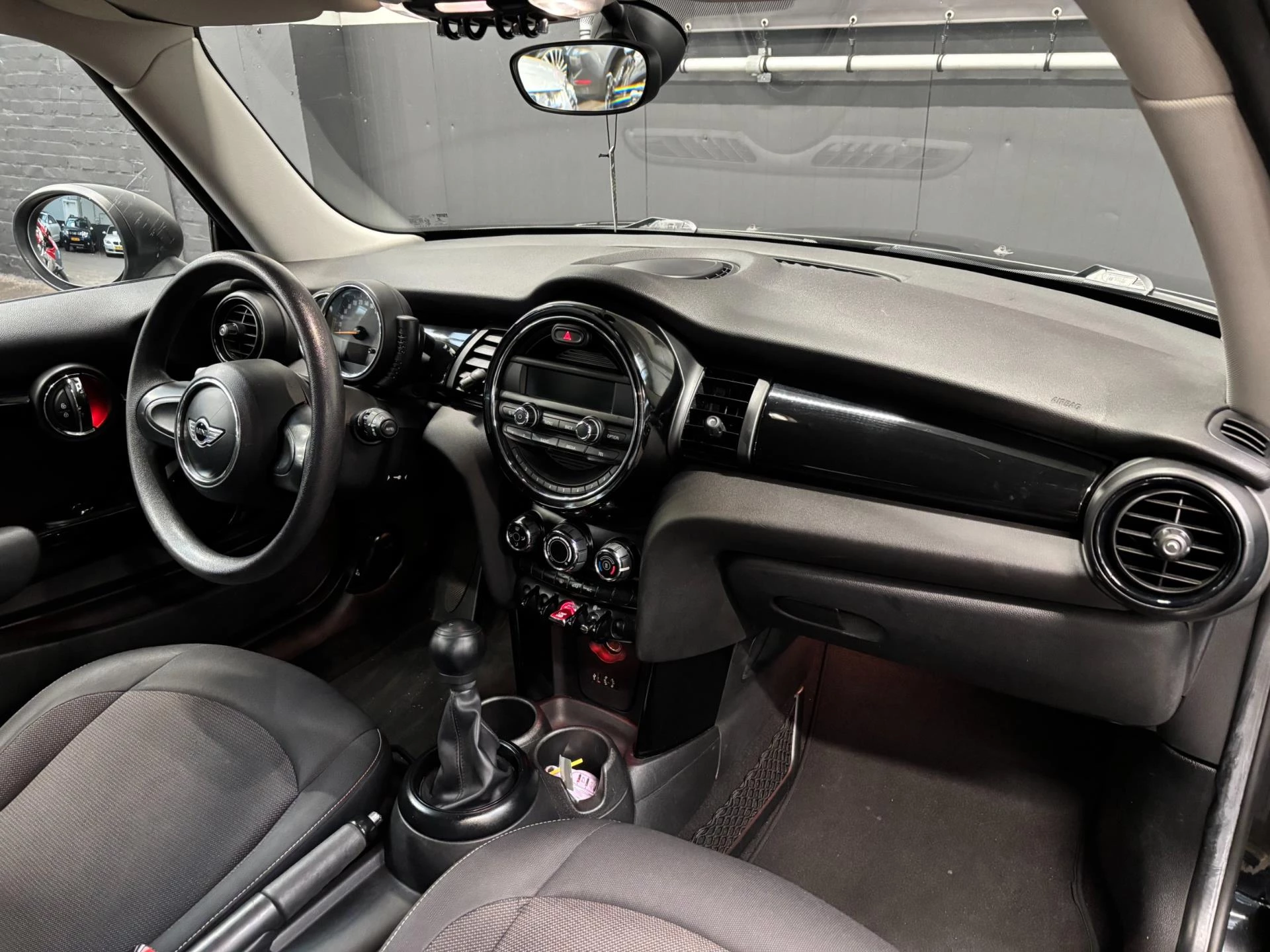 Hoofdafbeelding MINI One