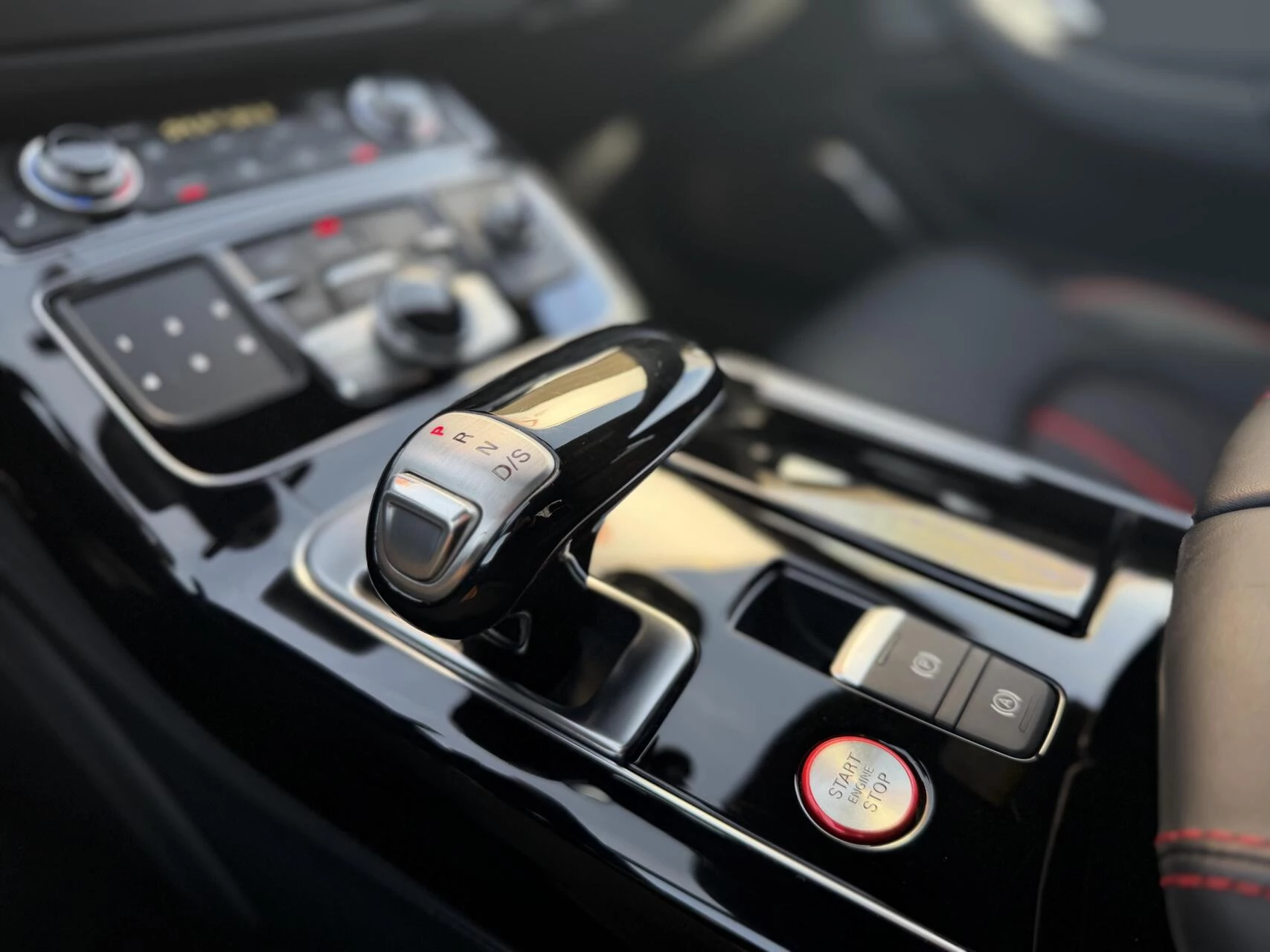 Hoofdafbeelding Audi S8