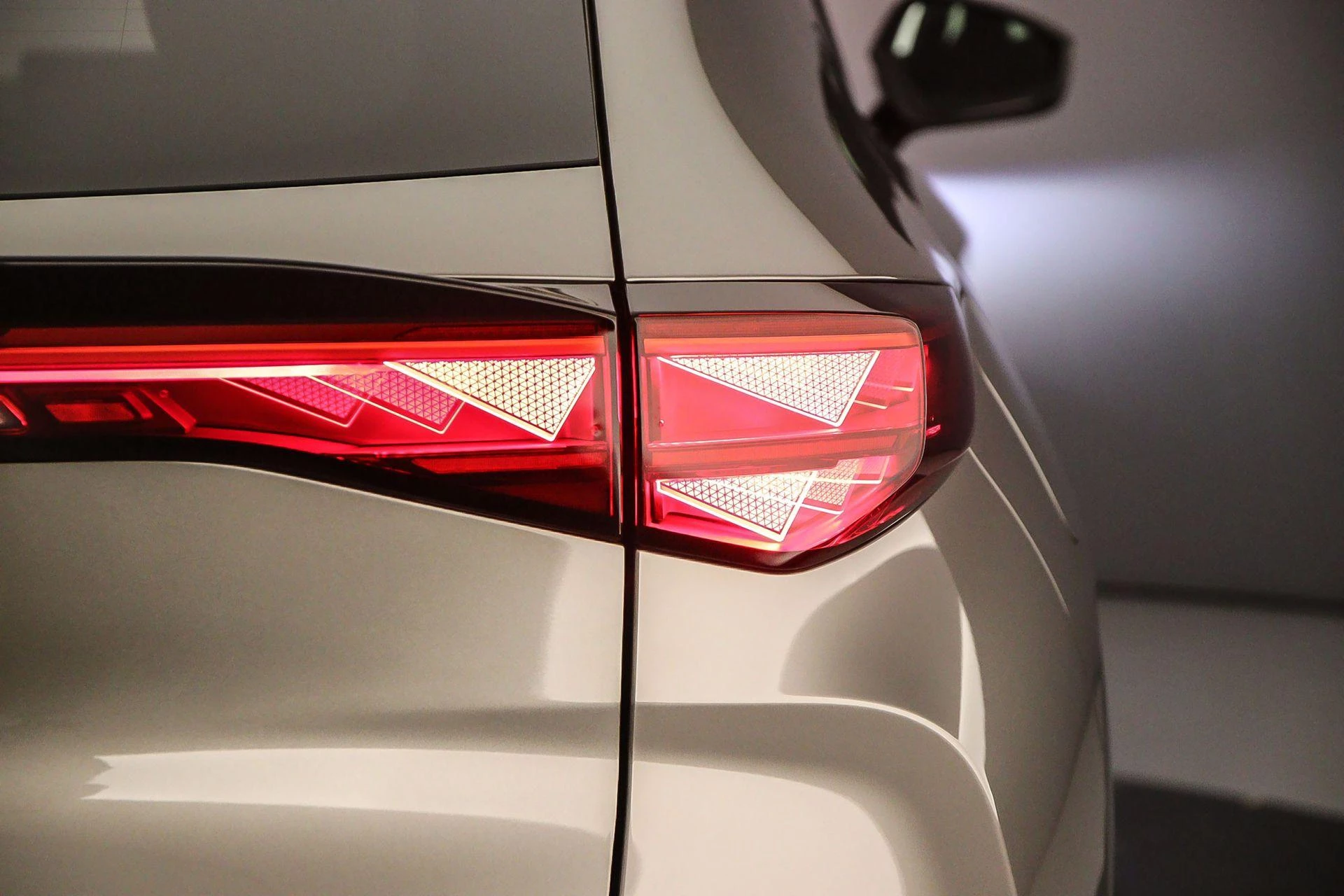 Hoofdafbeelding CUPRA Tavascan