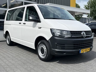 Hoofdafbeelding Volkswagen Transporter Volkswagen Transporter Kombi 2.0 TDI L1H1 9-persoons Incl. BTW Airco EURO 6 Combi Personenbus Passenger Groepsvervoer Taxi