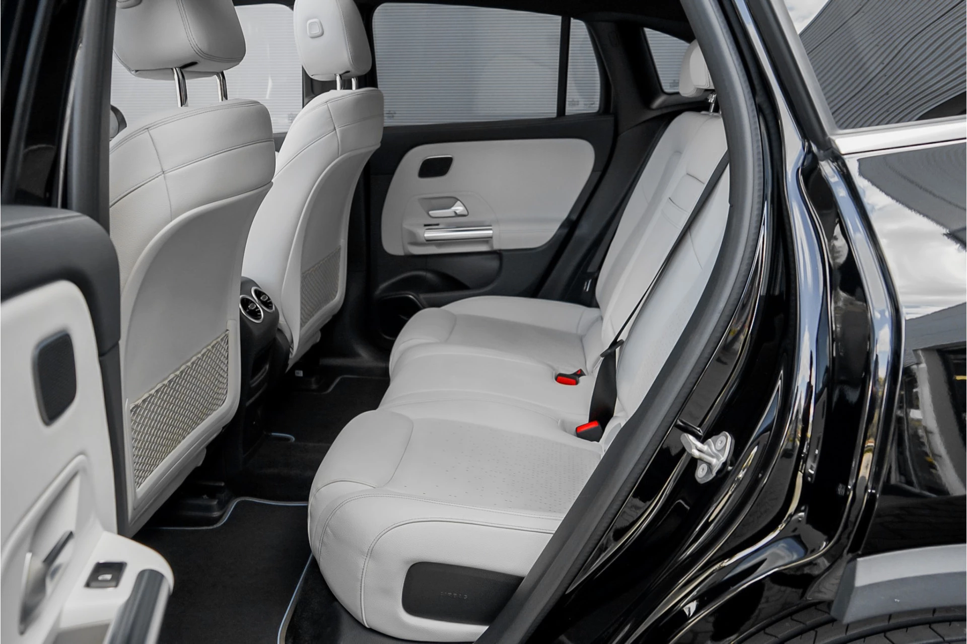 Hoofdafbeelding Mercedes-Benz EQA