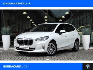 BMW 2 Serie Active Tourer 220i Luxury Line Automaat / Panoramadak / Sportstoelen / Achteruitrijcamera / Comfort Access / Adaptieve LED / Stoelverwarming