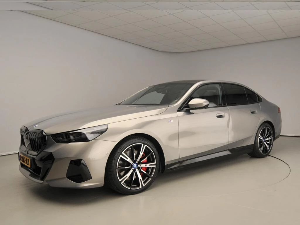 Hoofdafbeelding BMW i5