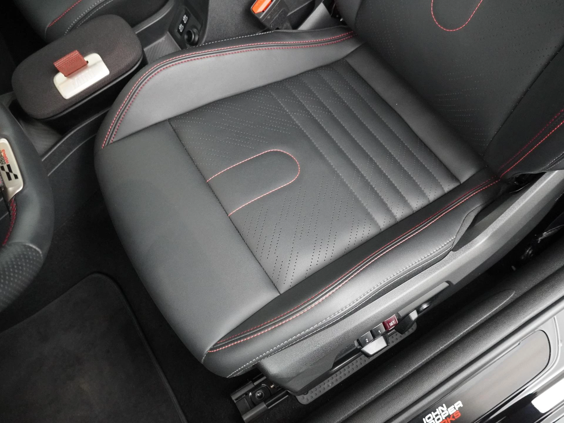 Hoofdafbeelding MINI Cabrio