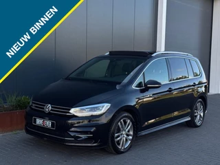 Hoofdafbeelding Volkswagen Touran Volkswagen Touran 1.5 TSI 3x R line 7p DSG PANO NAVI LEDER LED ACC ECC PDC SPORTVE