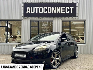 Ford Focus 2.0 EcoBoost ST. LEDER, NAVI, CRUISE, CAMERA, STOELVERWARMING.