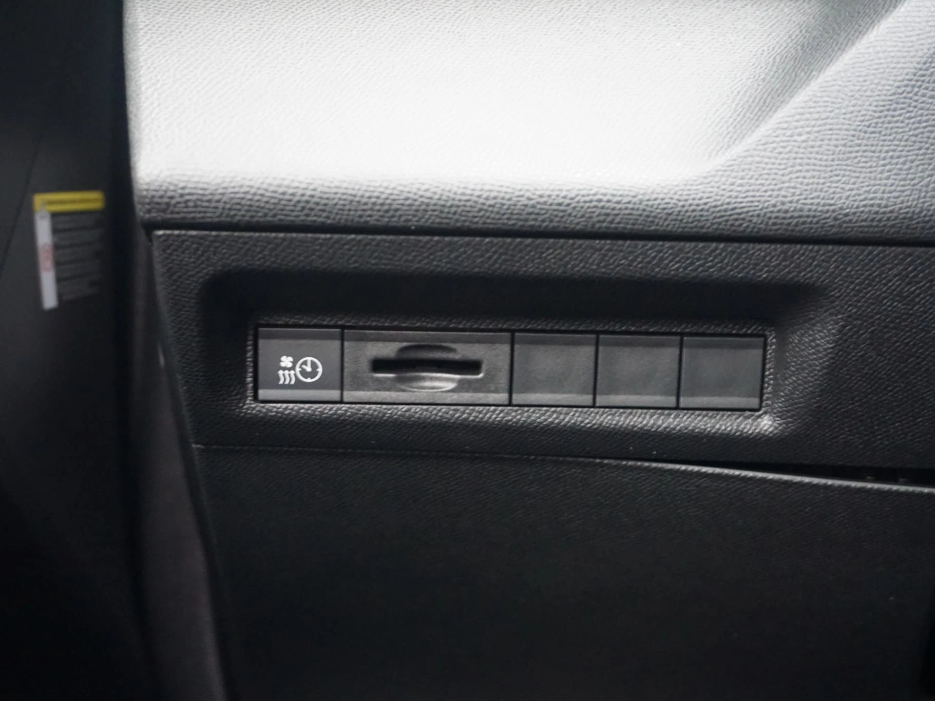 Hoofdafbeelding Peugeot e-308