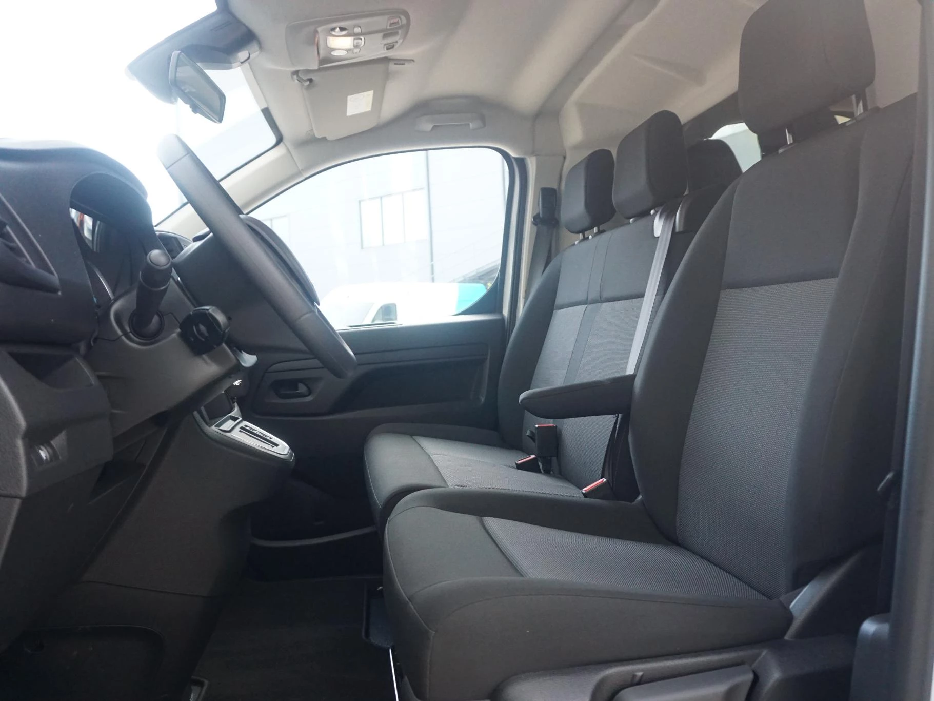 Hoofdafbeelding Peugeot e-Expert