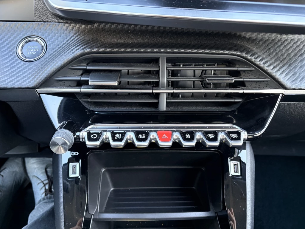 Hoofdafbeelding Peugeot e-208