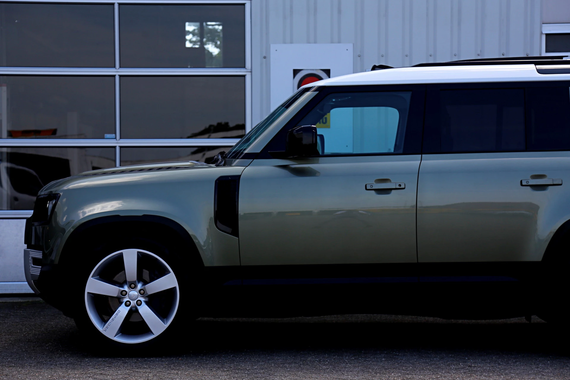 Hoofdafbeelding Land Rover Defender