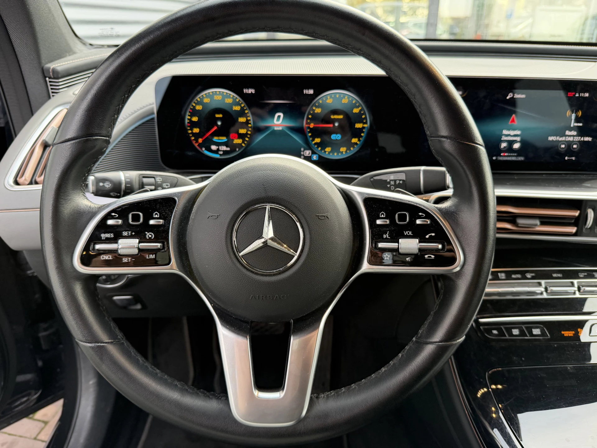 Hoofdafbeelding Mercedes-Benz EQC