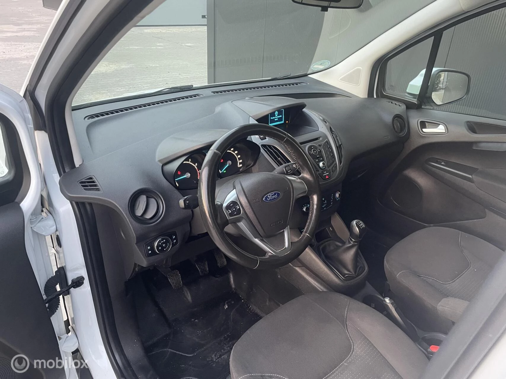 Hoofdafbeelding Ford Transit Courier