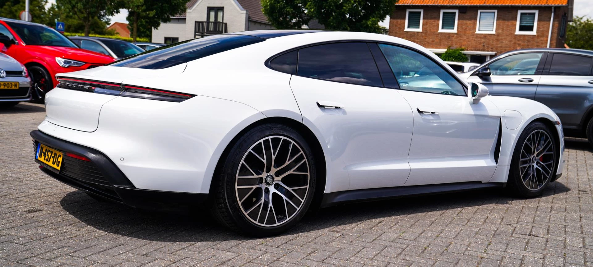 Hoofdafbeelding Porsche Taycan