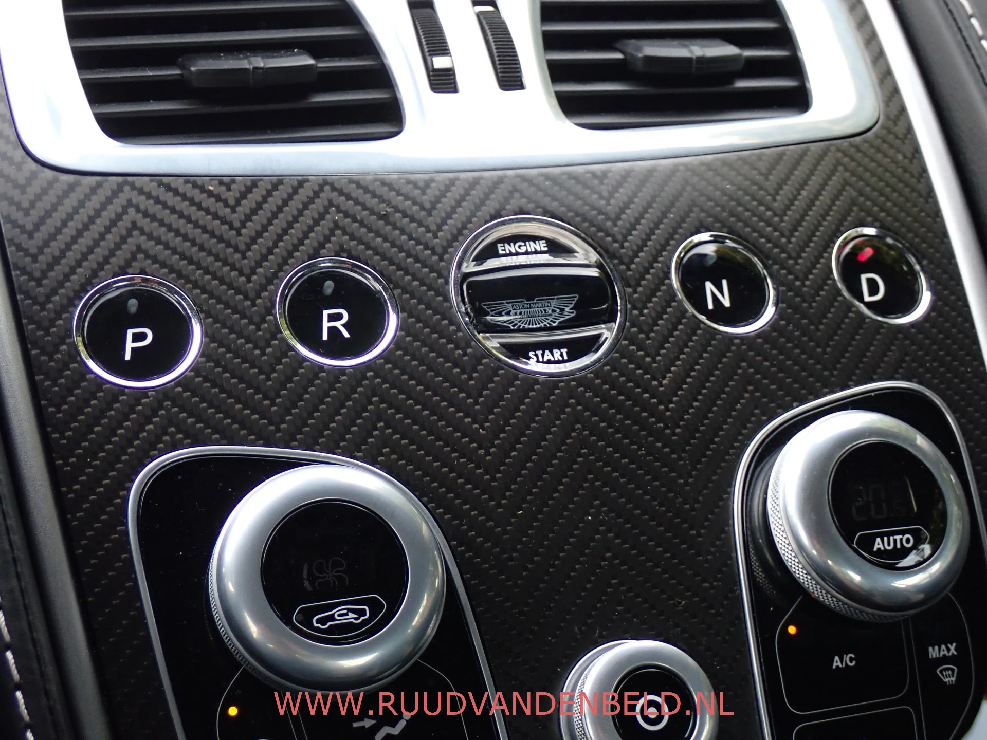 Hoofdafbeelding Aston Martin V12 Vanquish