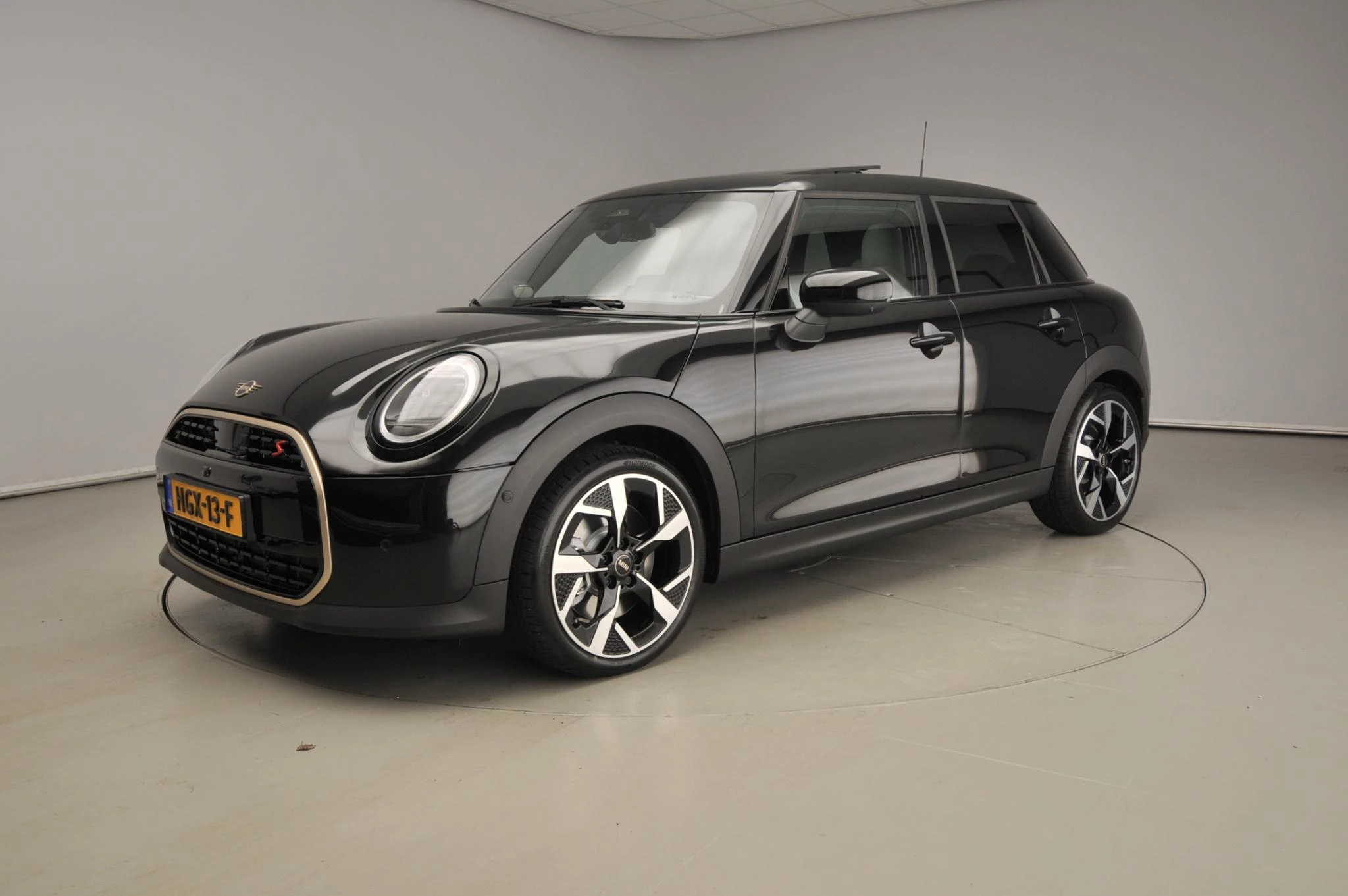 Hoofdafbeelding MINI 5-deurs