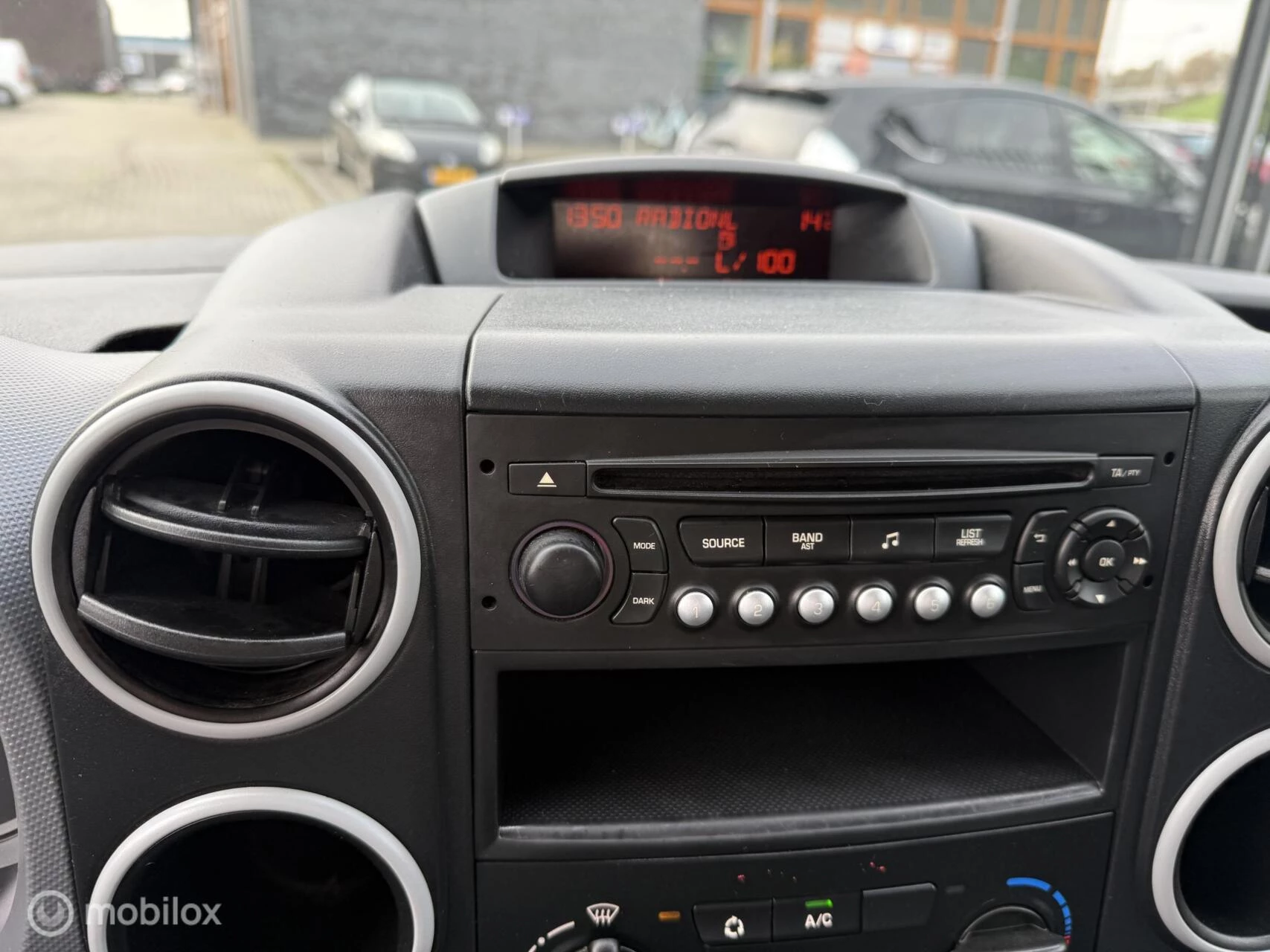 Hoofdafbeelding Peugeot Partner