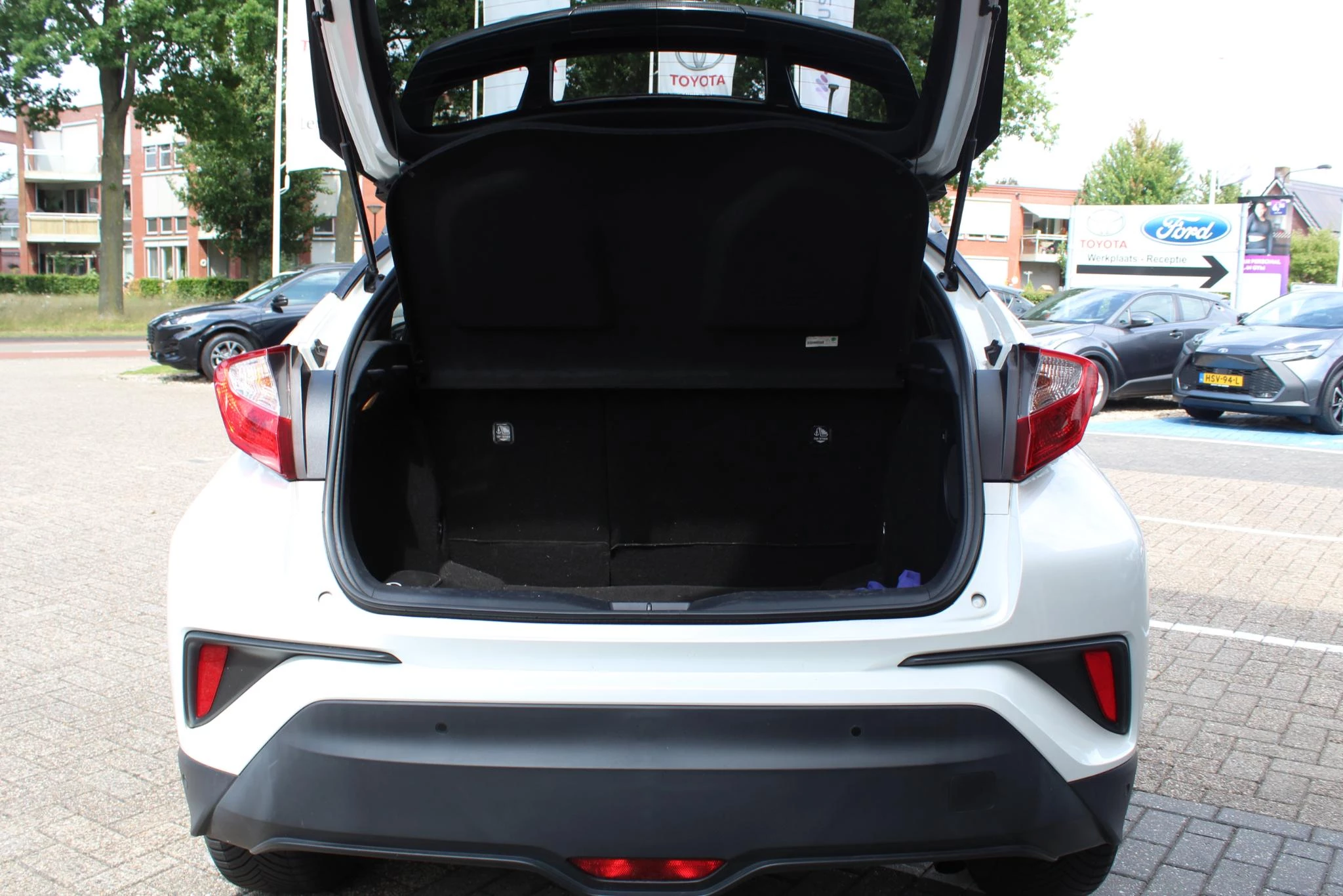 Hoofdafbeelding Toyota C-HR