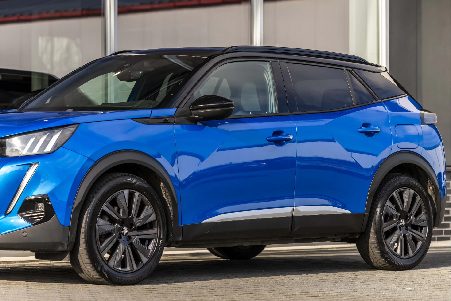 Hoofdafbeelding Peugeot e-2008