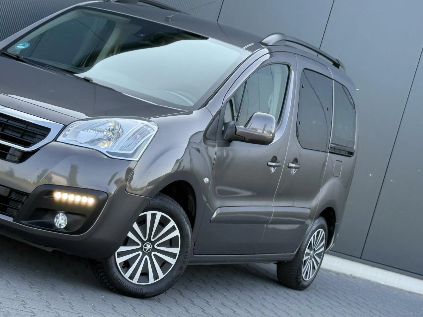 Hoofdafbeelding Peugeot Partner