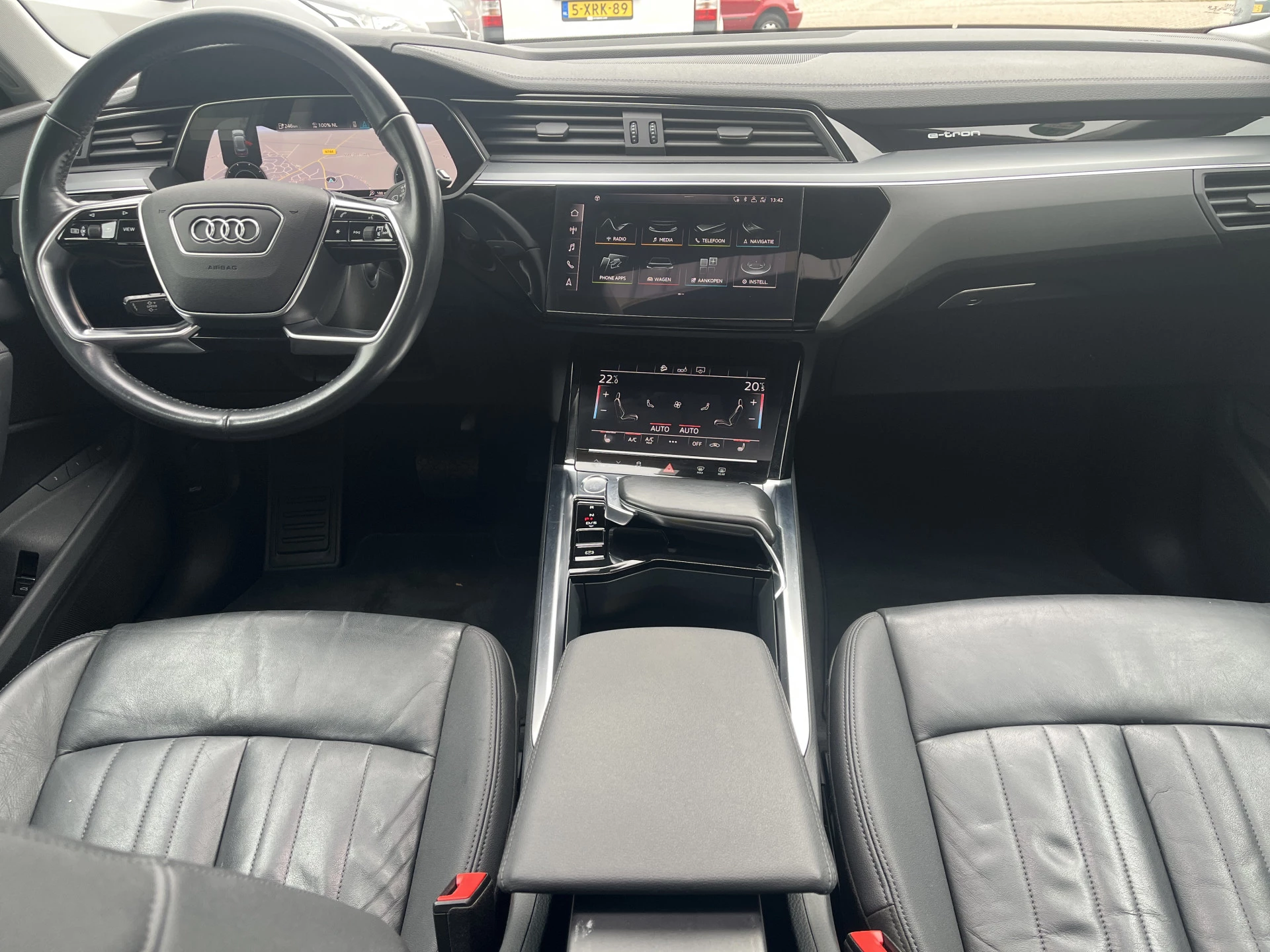 Hoofdafbeelding Audi e-tron