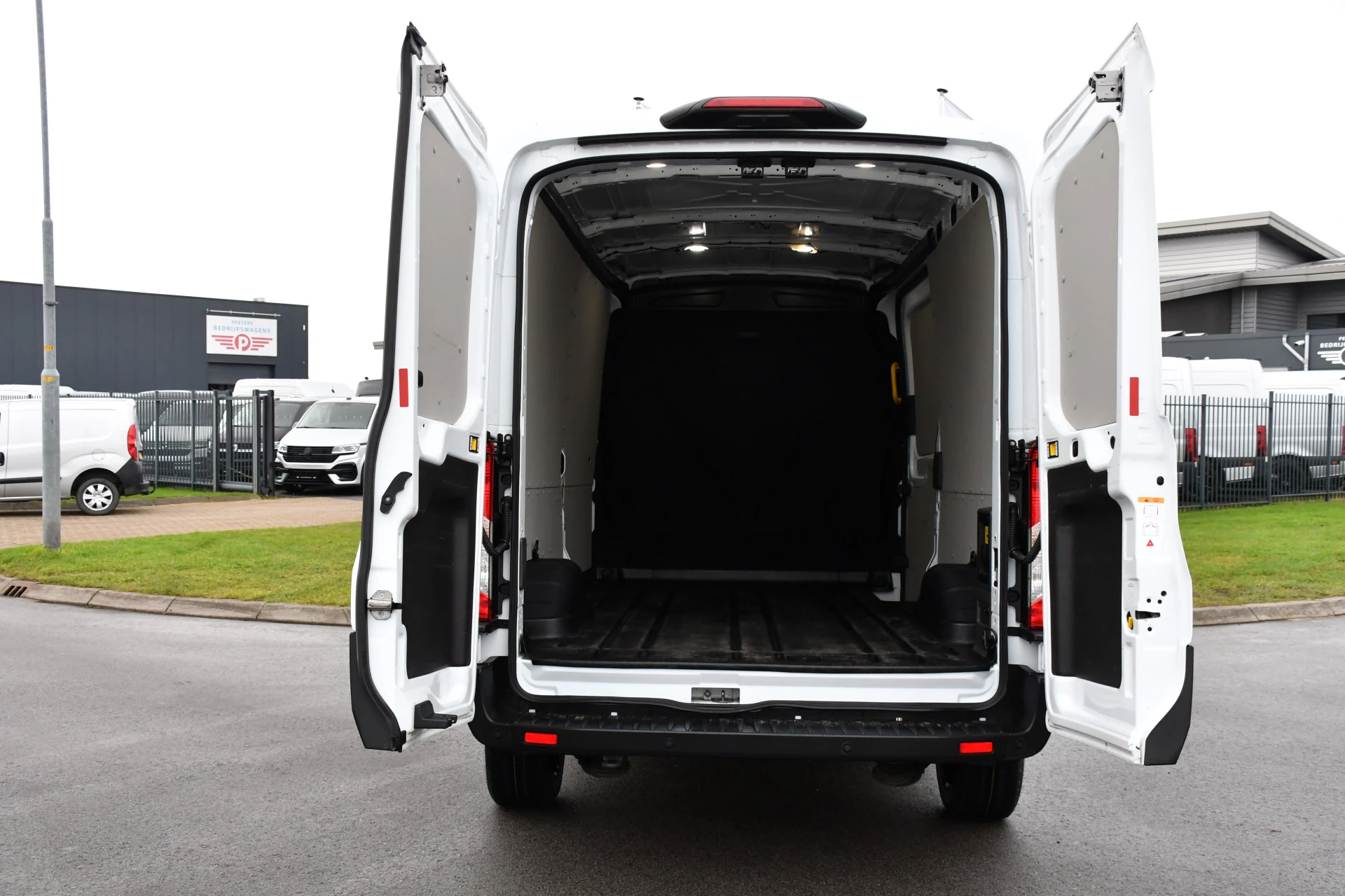 Hoofdafbeelding Ford E-Transit