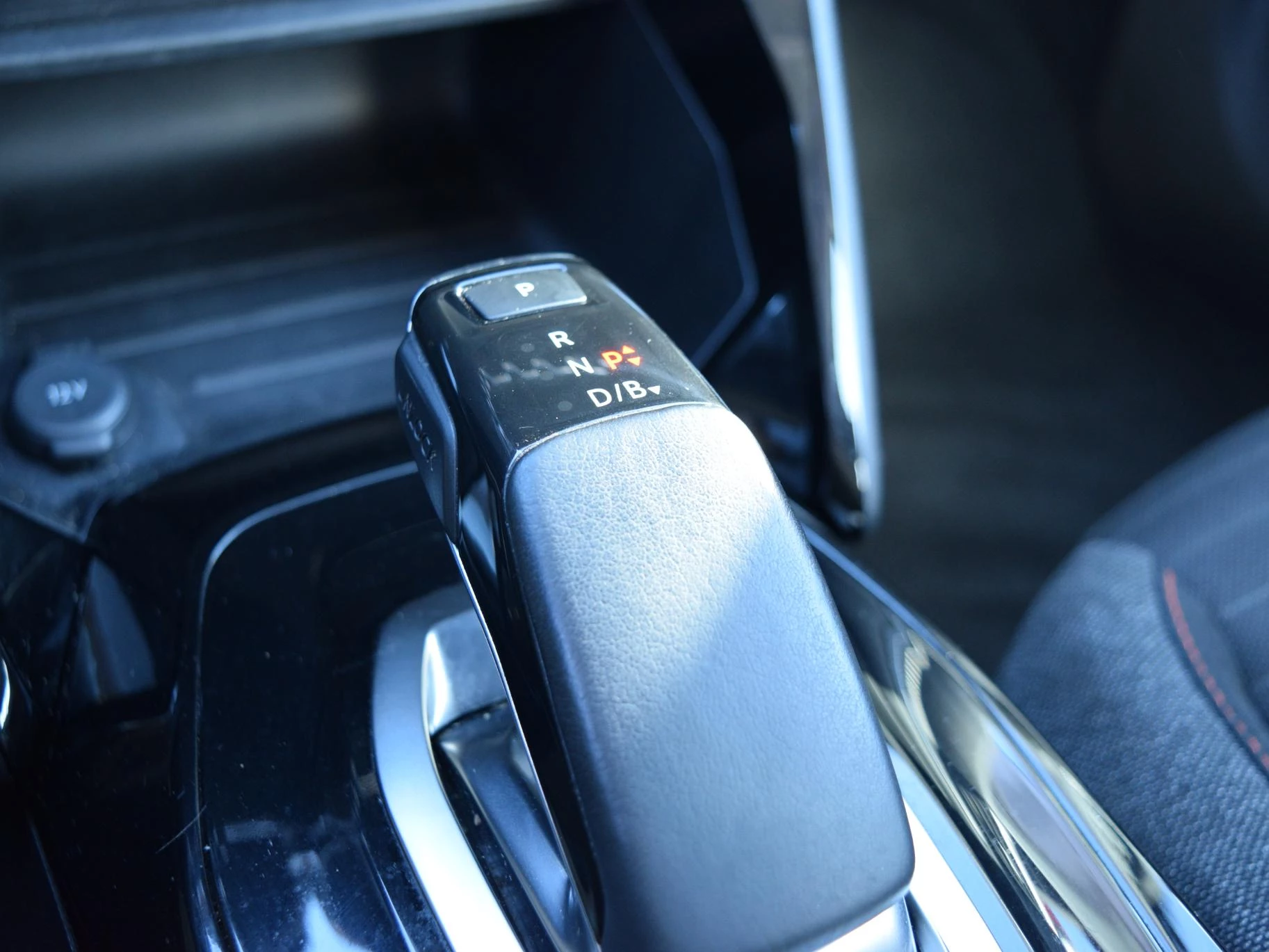 Hoofdafbeelding Peugeot e-2008