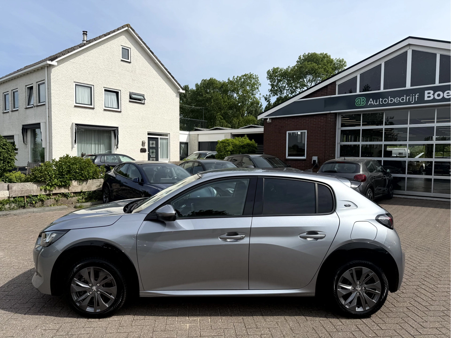 Hoofdafbeelding Peugeot e-208