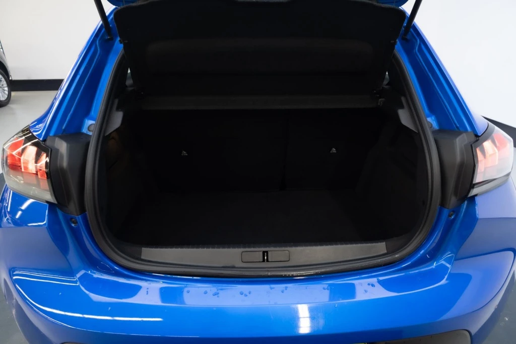 Hoofdafbeelding Peugeot e-208