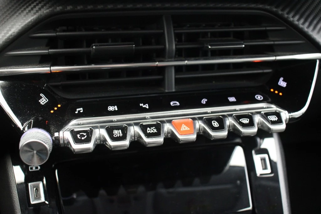 Hoofdafbeelding Peugeot e-208