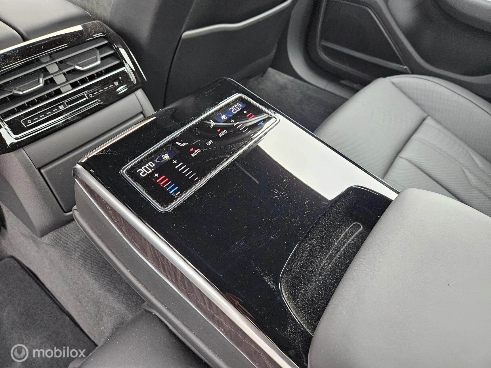 Hoofdafbeelding Audi A8