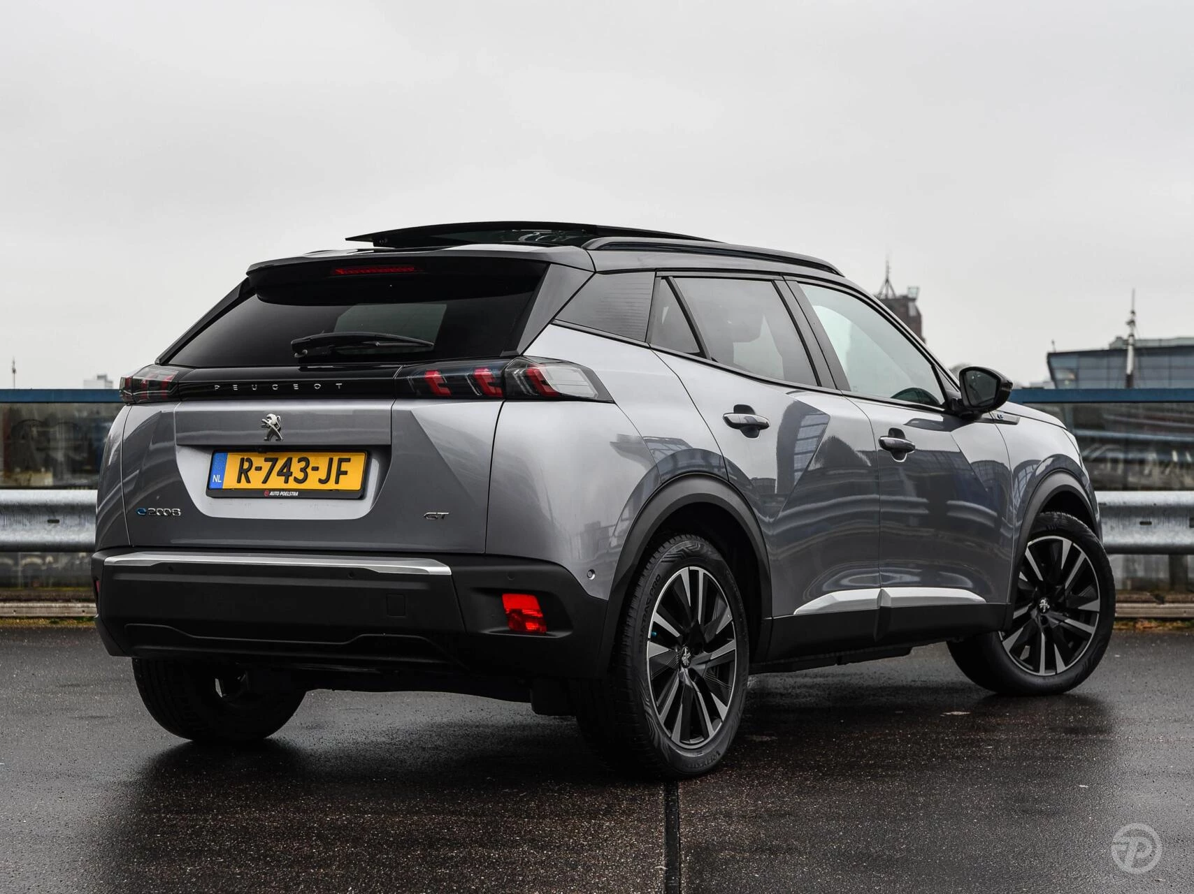 Hoofdafbeelding Peugeot e-2008