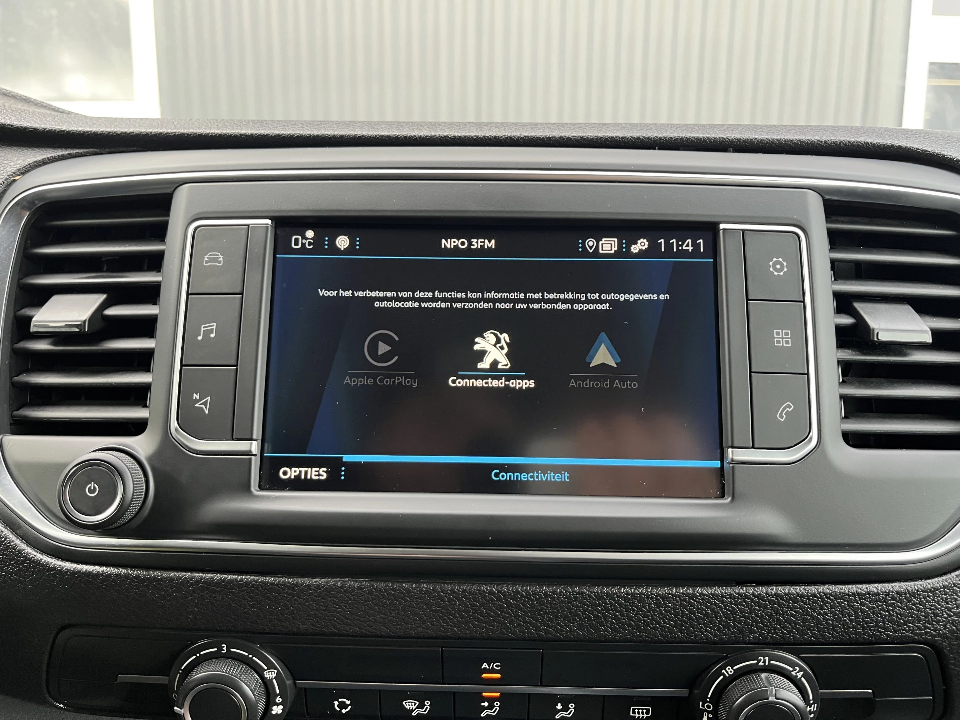 Hoofdafbeelding Peugeot Traveller