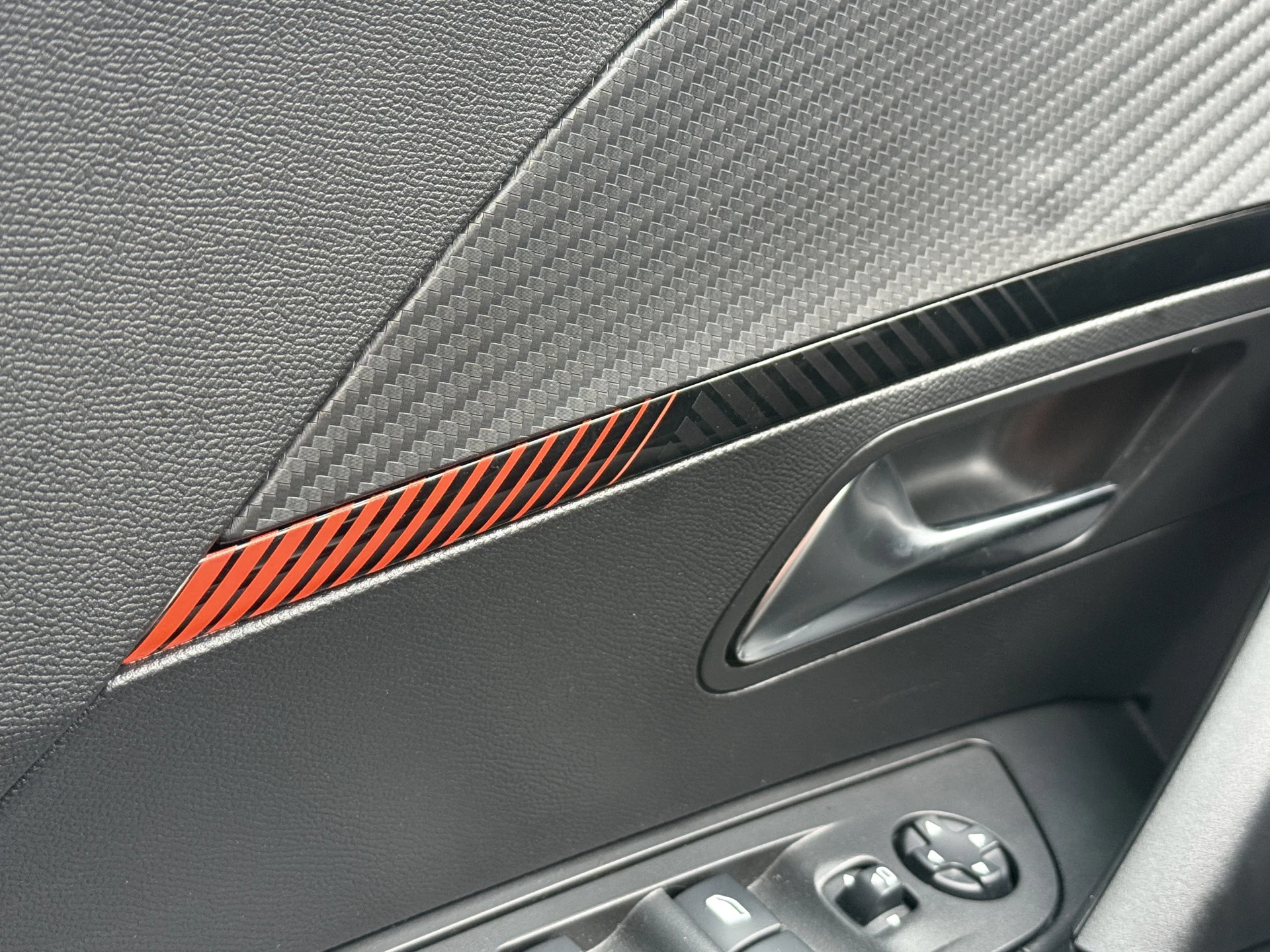 Hoofdafbeelding Peugeot e-2008