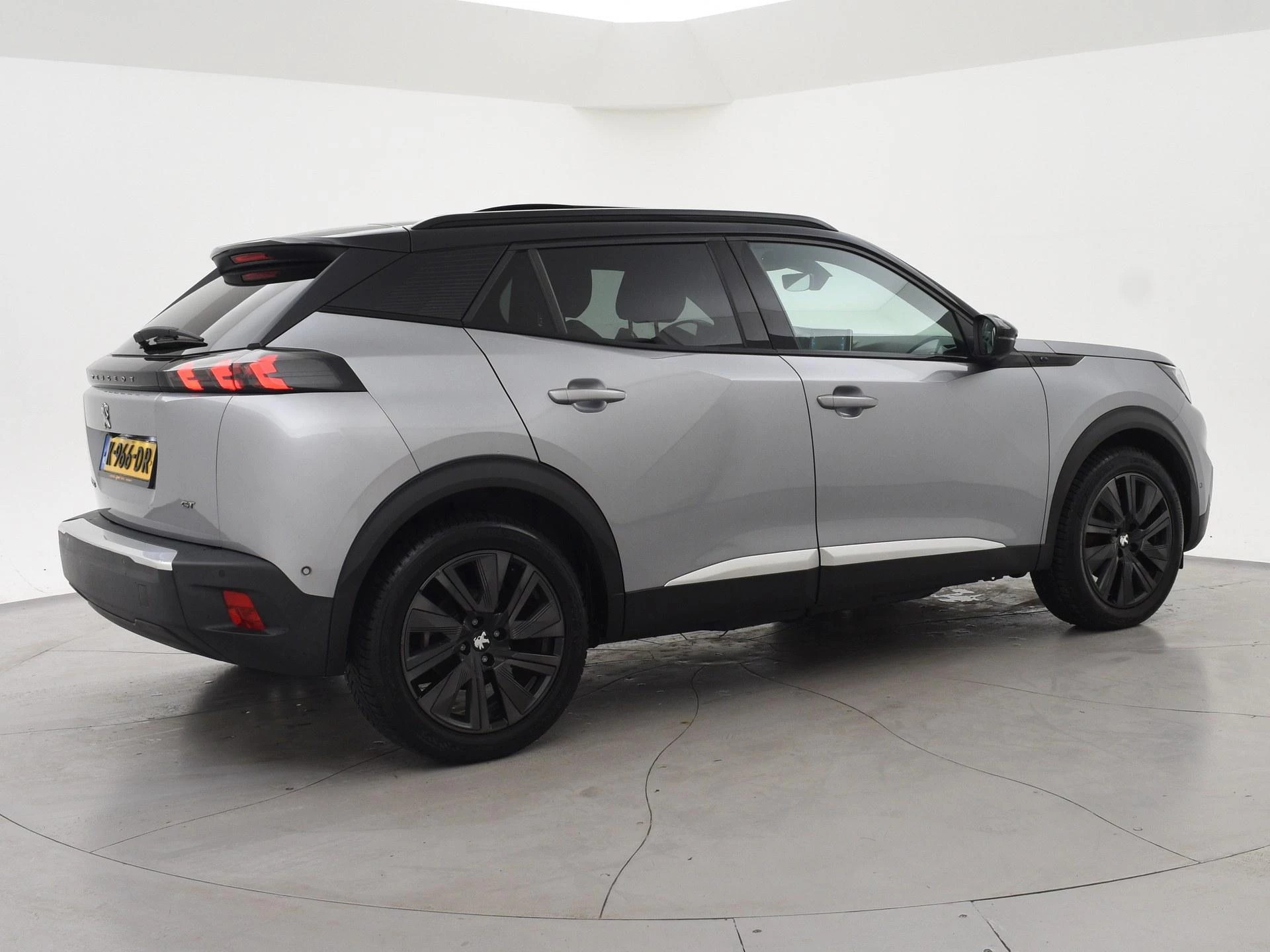 Hoofdafbeelding Peugeot e-2008