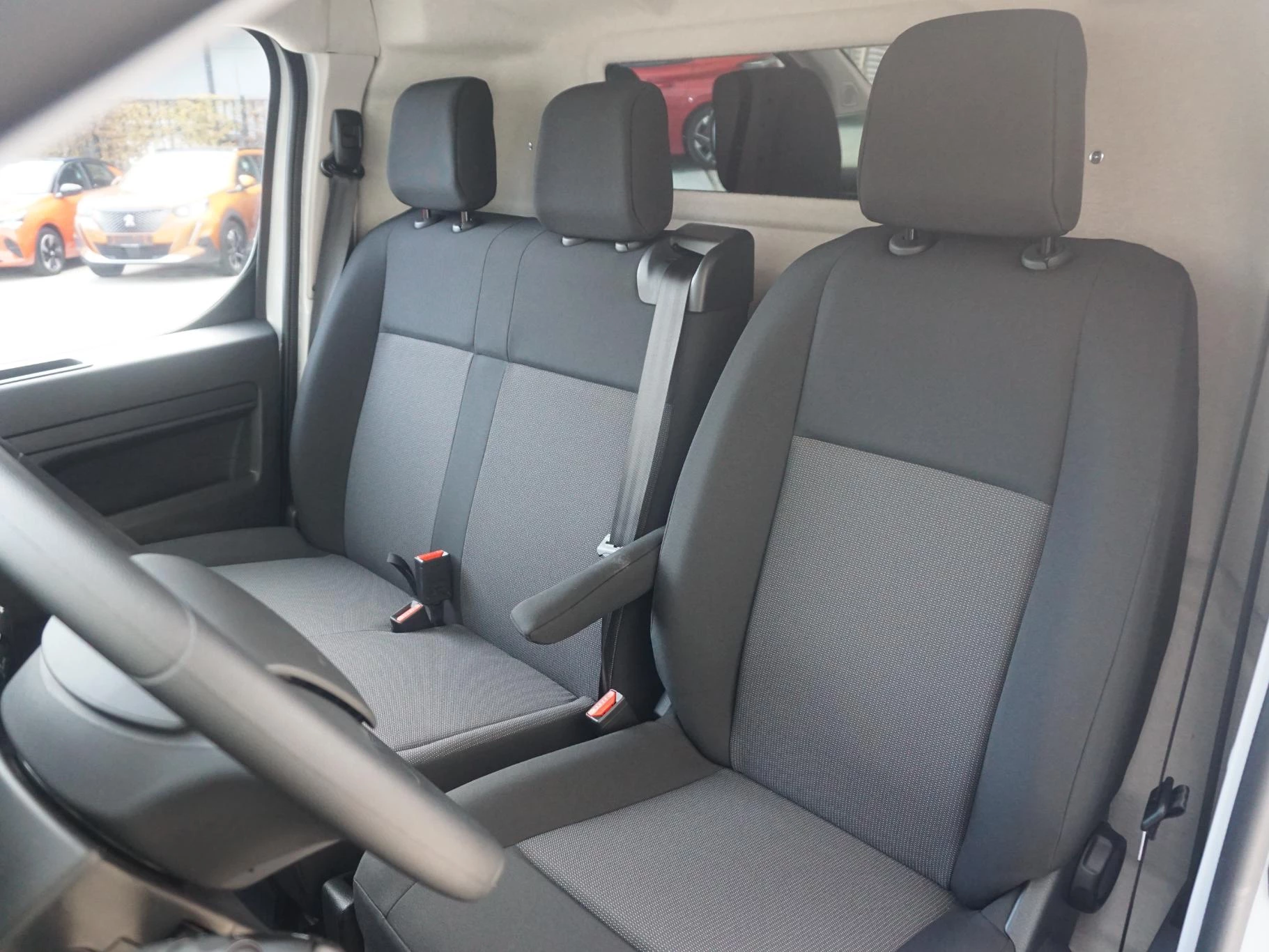 Hoofdafbeelding Peugeot e-Expert