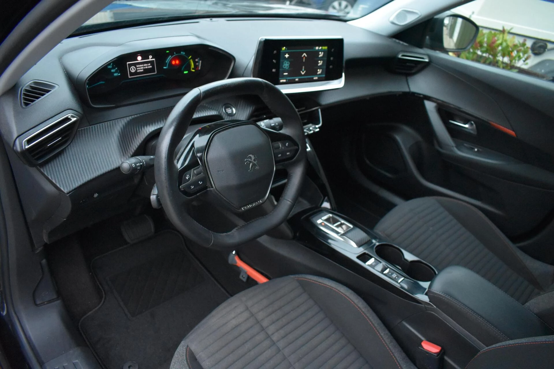 Hoofdafbeelding Peugeot e-2008