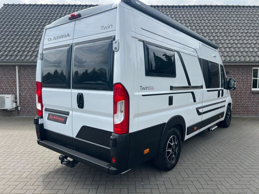 Hoofdafbeelding Adria Twin Axess 640 Sl