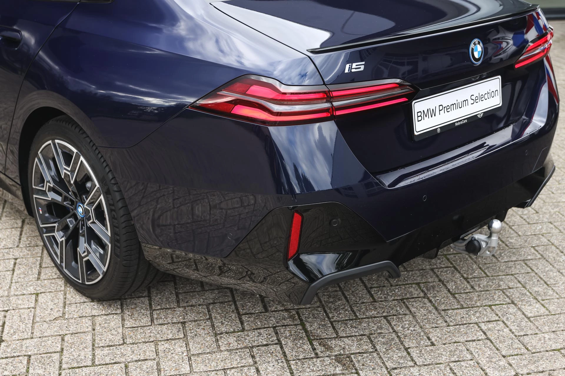 Hoofdafbeelding BMW i5