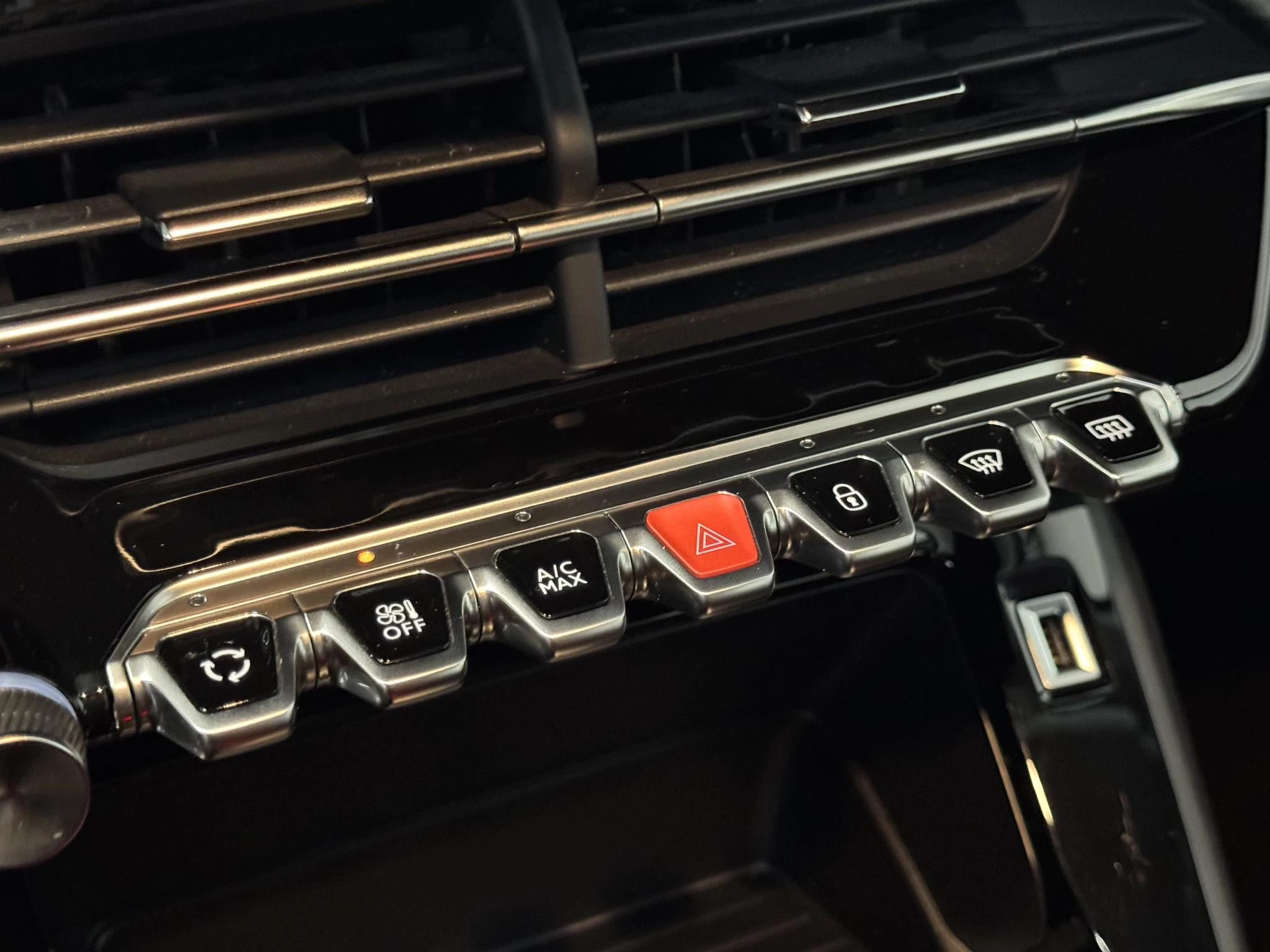 Hoofdafbeelding Peugeot e-208