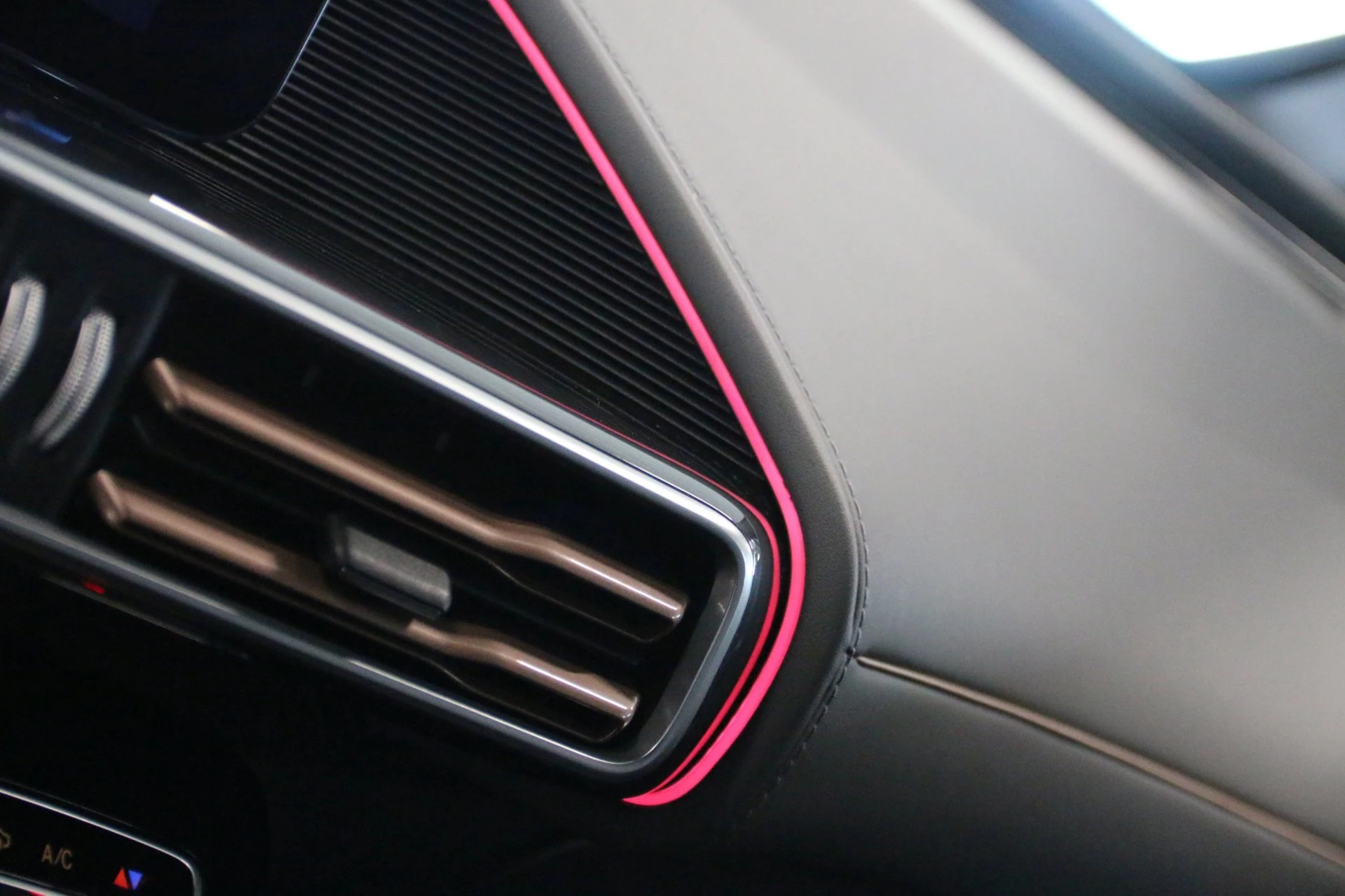 Hoofdafbeelding Mercedes-Benz EQC
