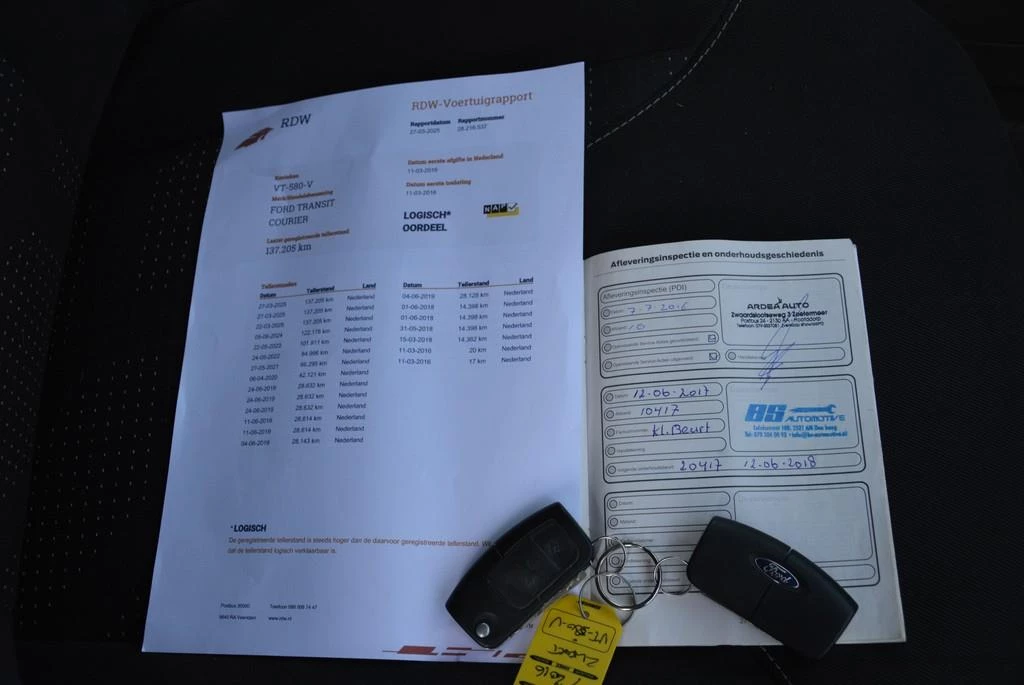 Hoofdafbeelding Ford Transit Courier