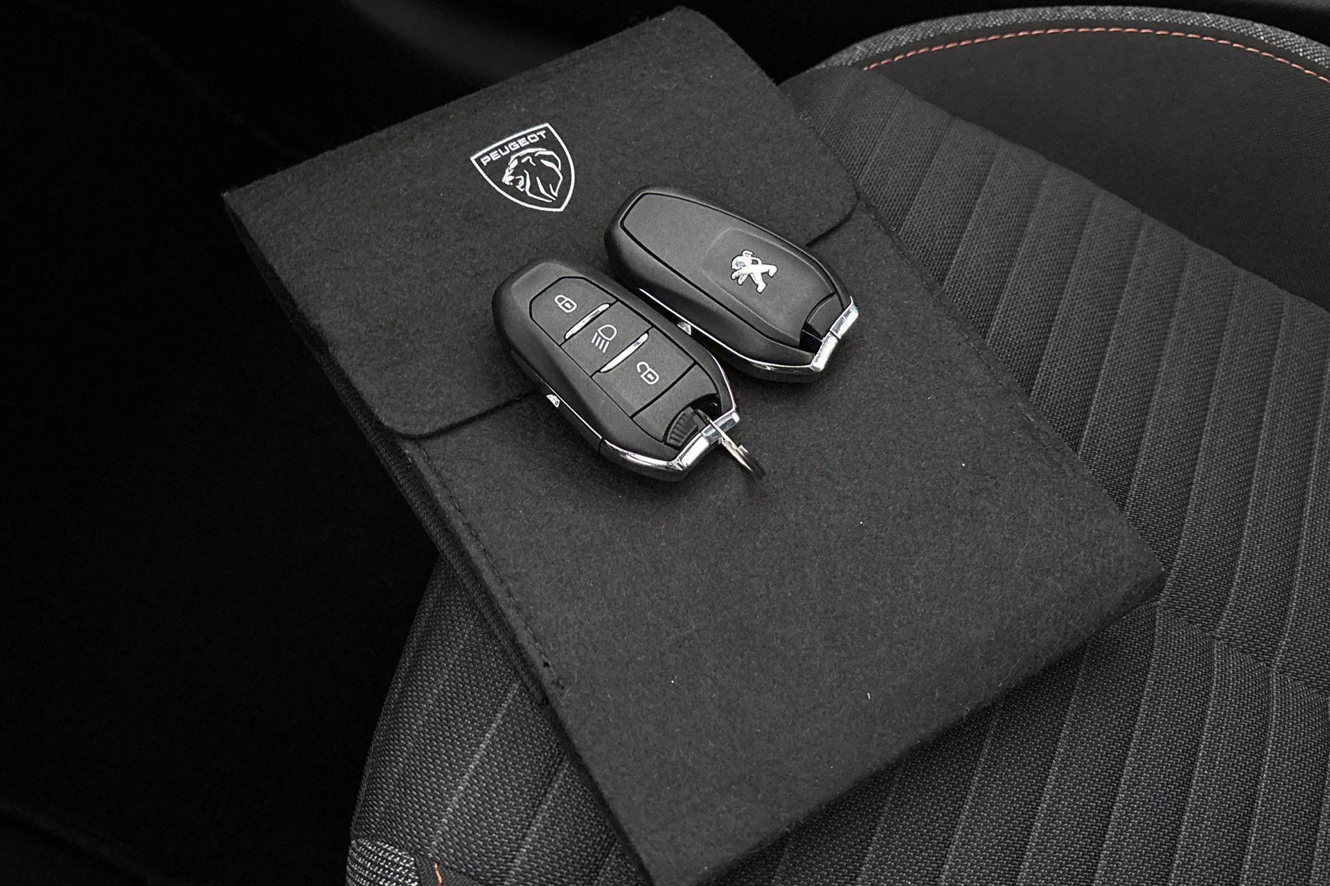 Hoofdafbeelding Peugeot e-208