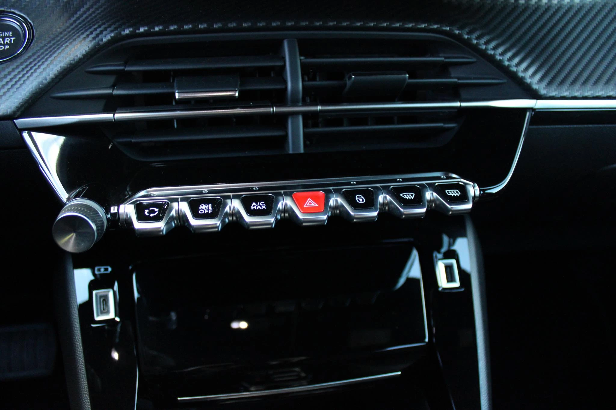 Hoofdafbeelding Peugeot e-2008