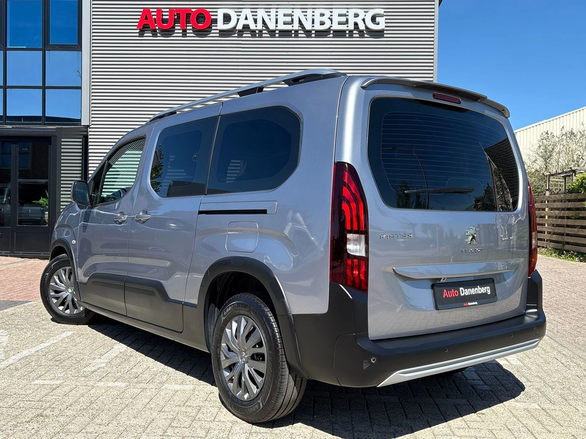Hoofdafbeelding Peugeot Rifter