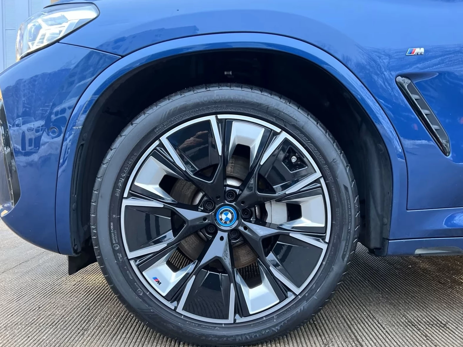 Hoofdafbeelding BMW iX3
